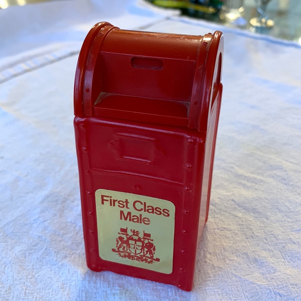 Avon 1970s Vintage First Class Male Aftershave